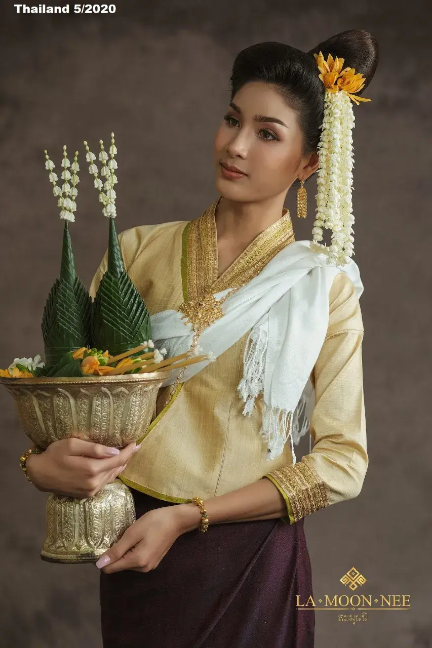 Tan Apasara in Isan Thai Costume 🇹🇭