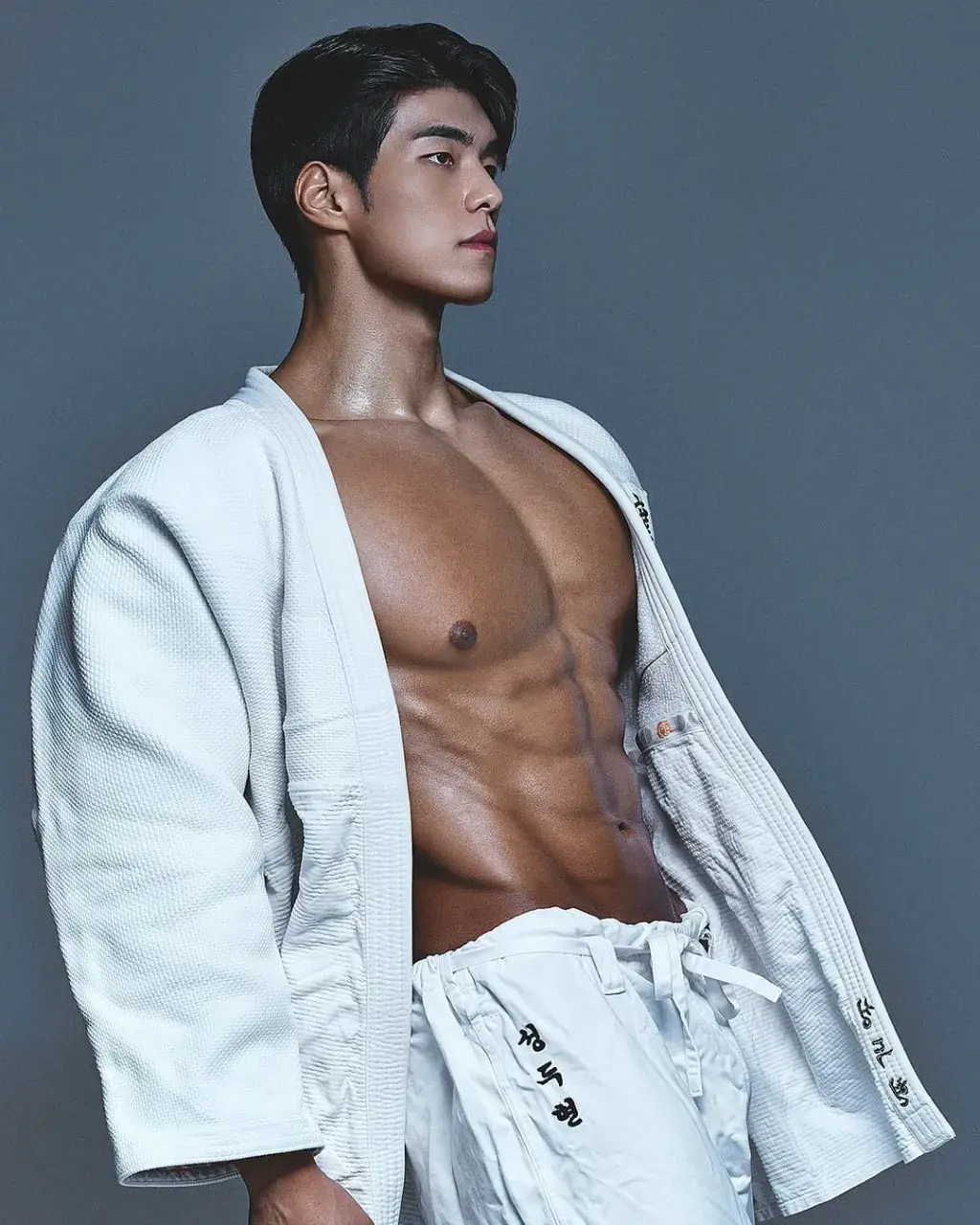 ผู้ชายนมแน่น (6)