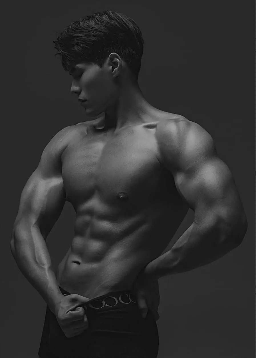 ผู้ชายนมแน่น (6)