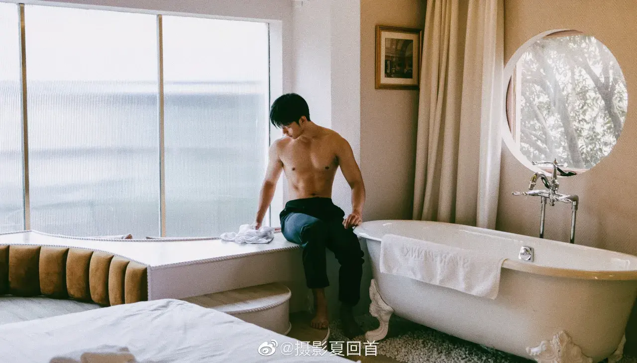 ถอดโชว์เรือนร่าง 2922