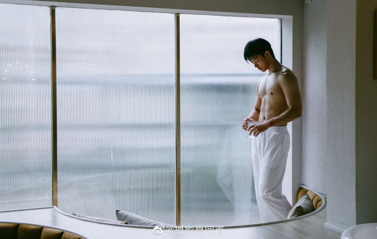 ถอดโชว์เรือนร่าง 2922