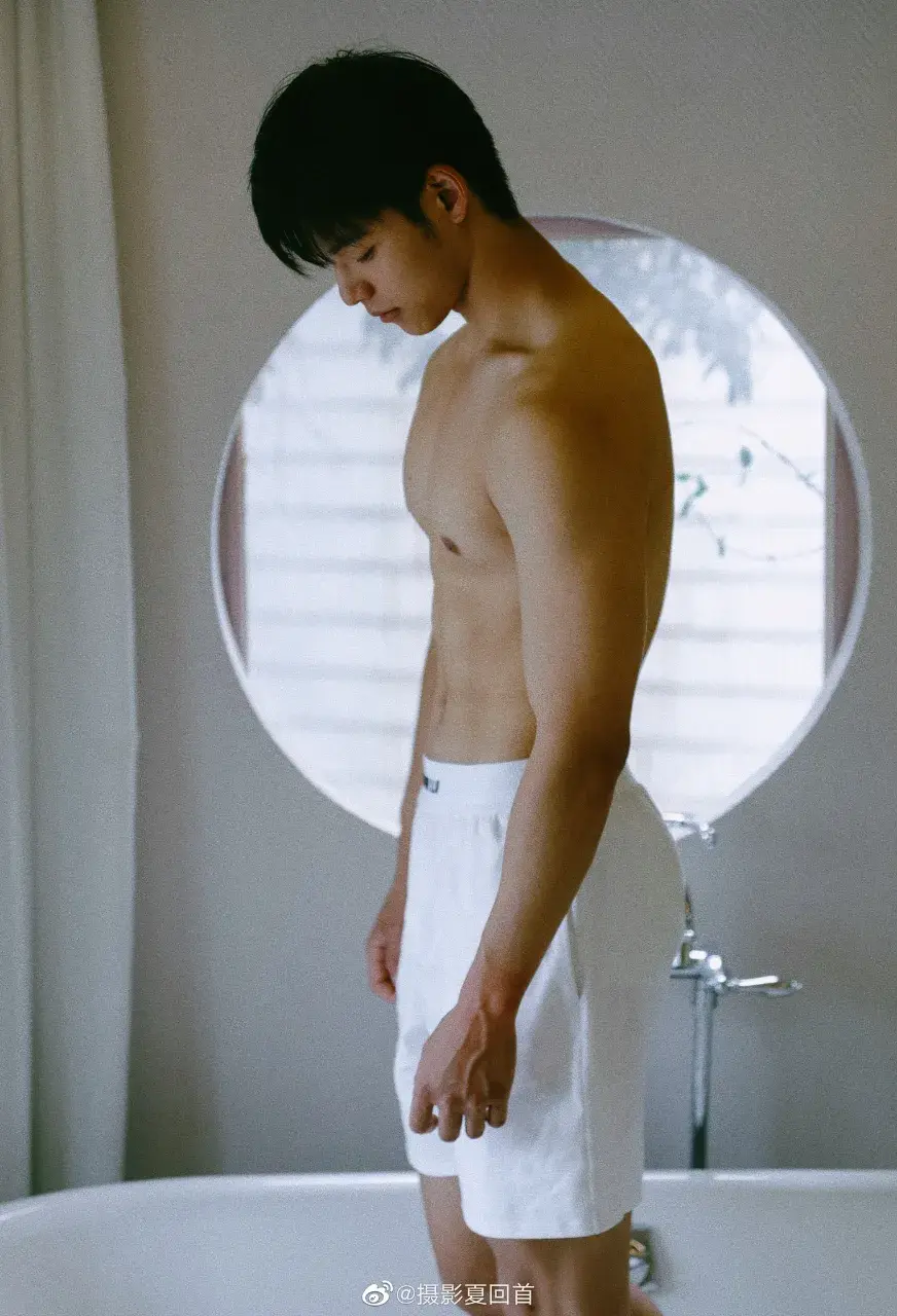 ถอดโชว์เรือนร่าง 2922