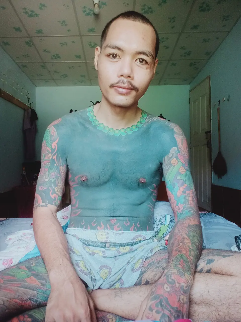 ผู้บ่าวสักลาย