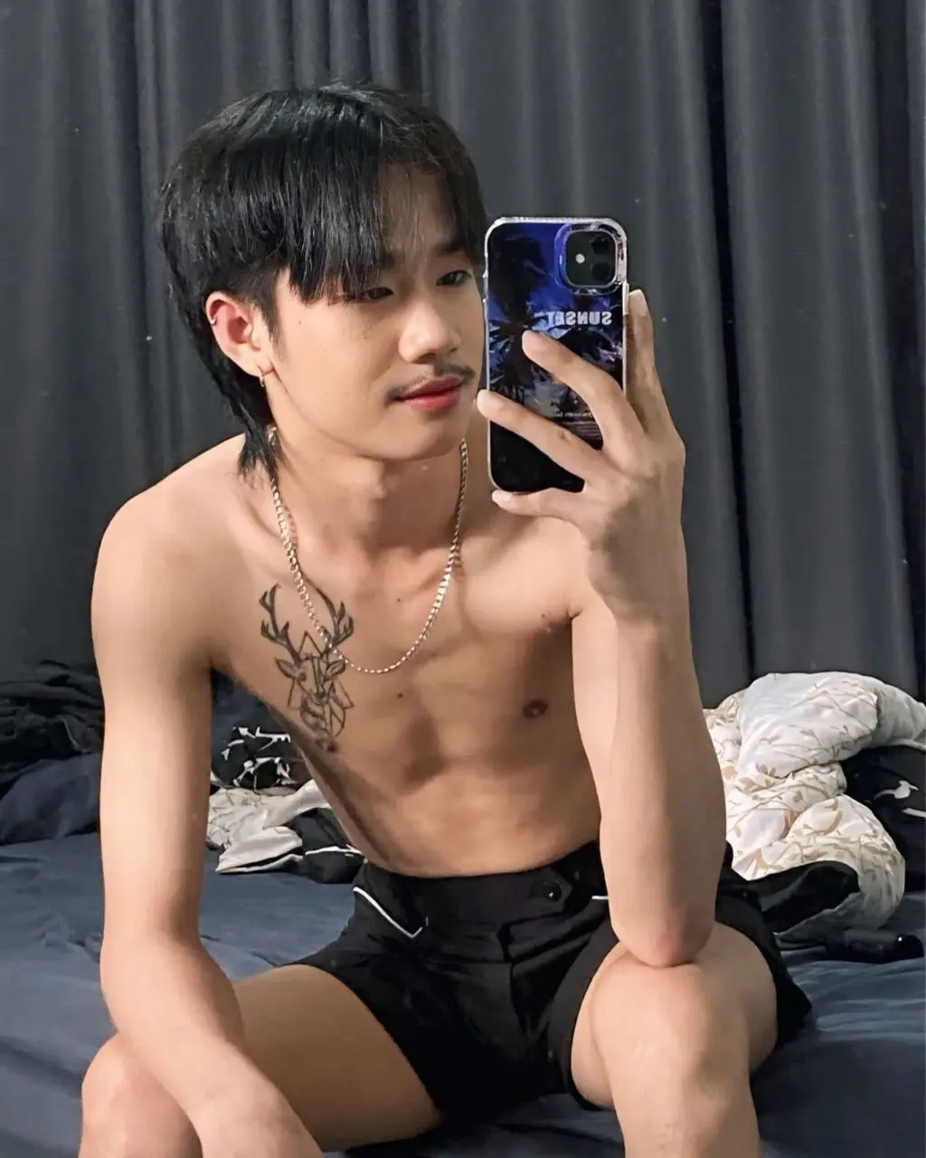 ผู้บ่าวสักลาย