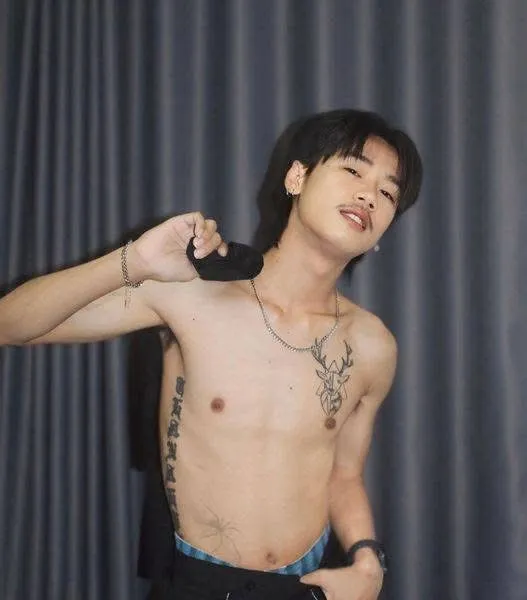 ผู้บ่าวสักลาย