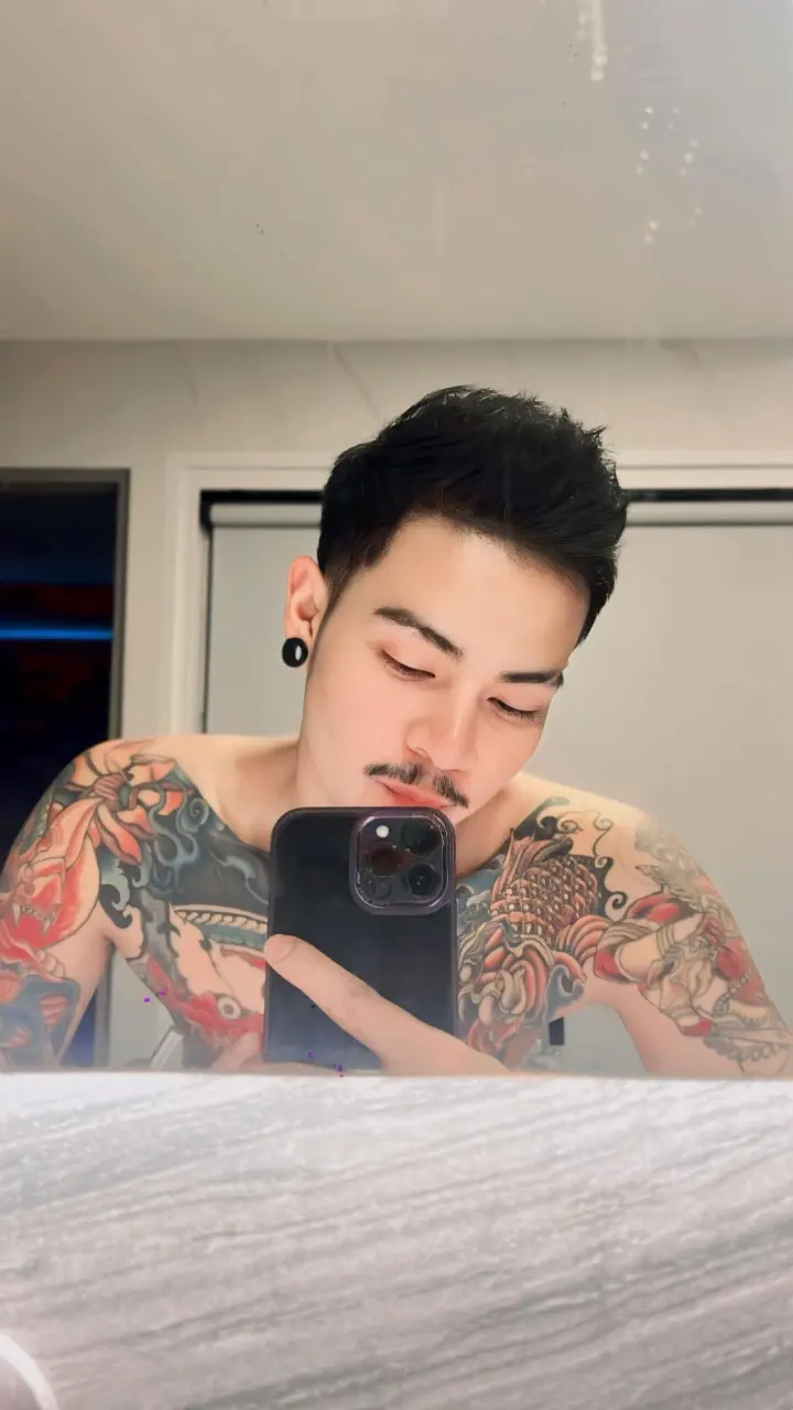 ผู้บ่าวสักลาย