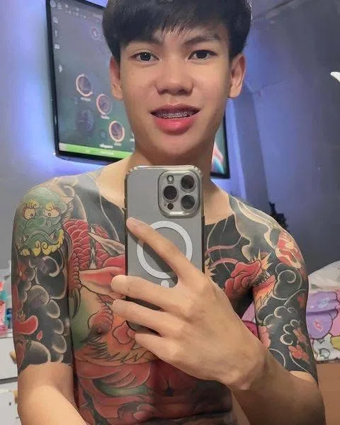 ผู้บ่าวสักลาย