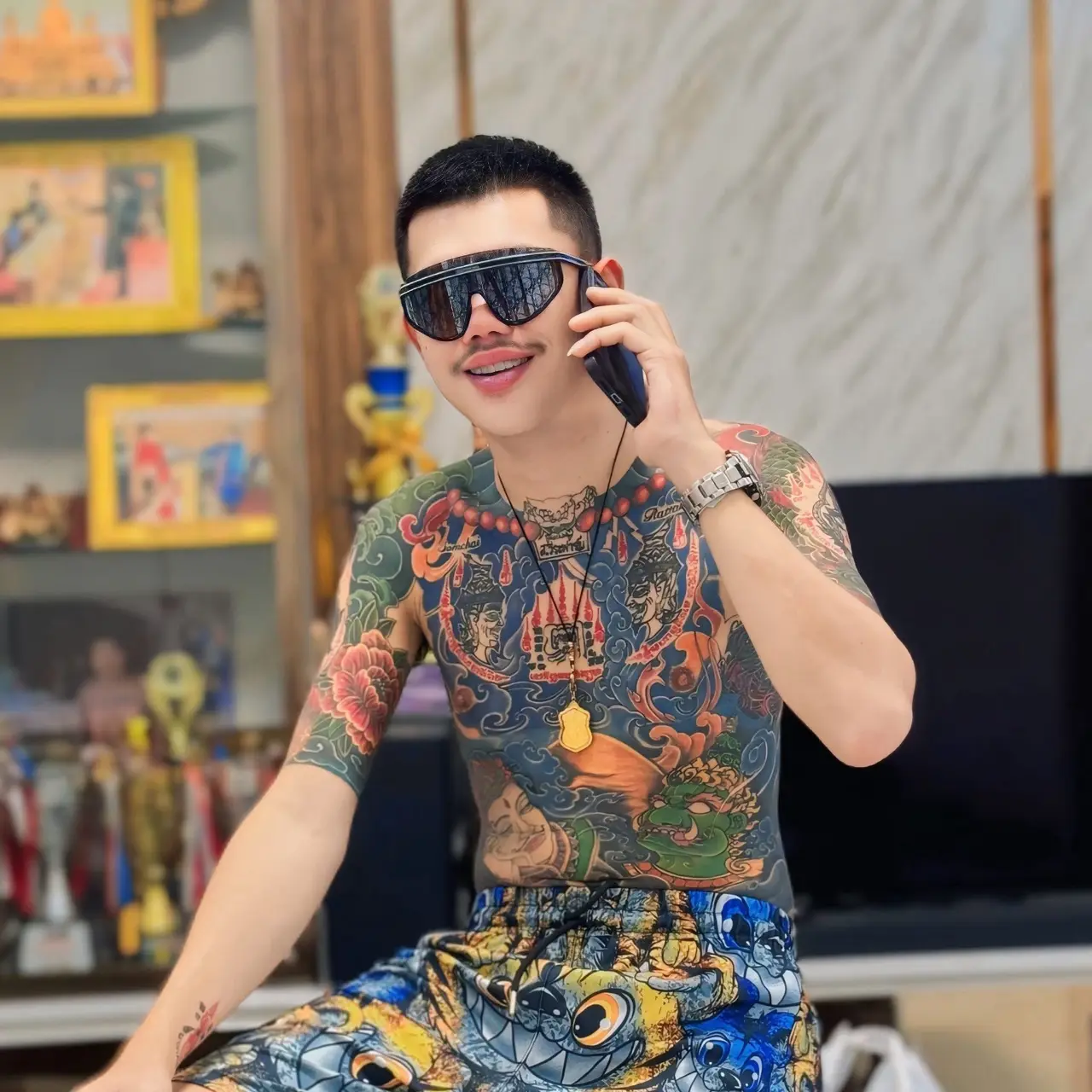ผู้บ่าวสักลาย