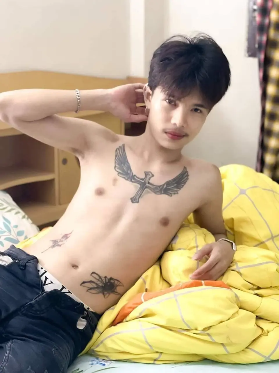 ผู้บ่าวสักลาย