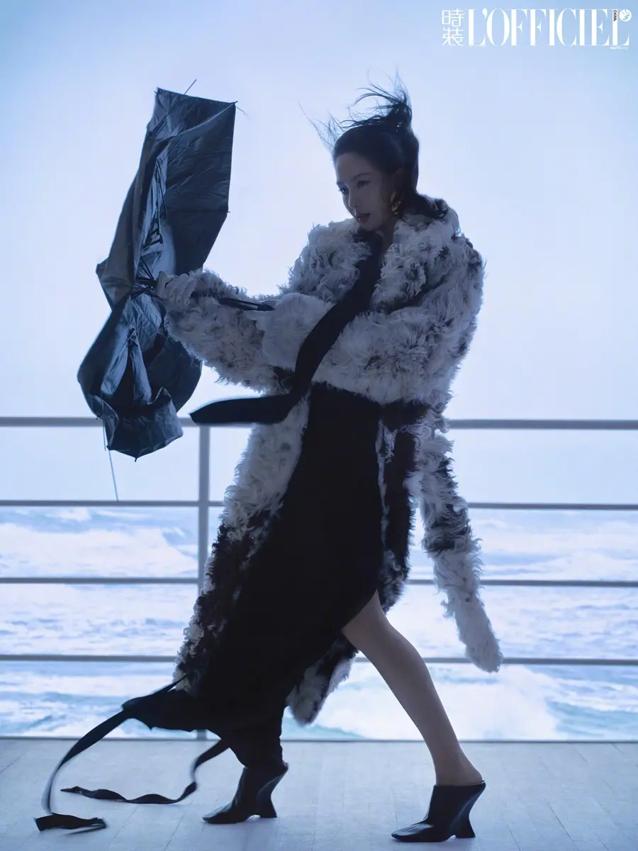 Liu Shishi @ L&rsquo;OFFICIEL China December 2024