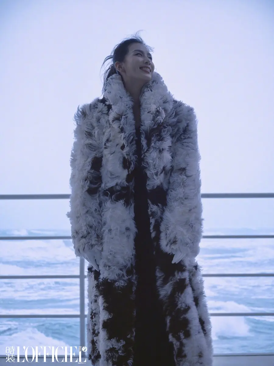 Liu Shishi @ L&rsquo;OFFICIEL China December 2024