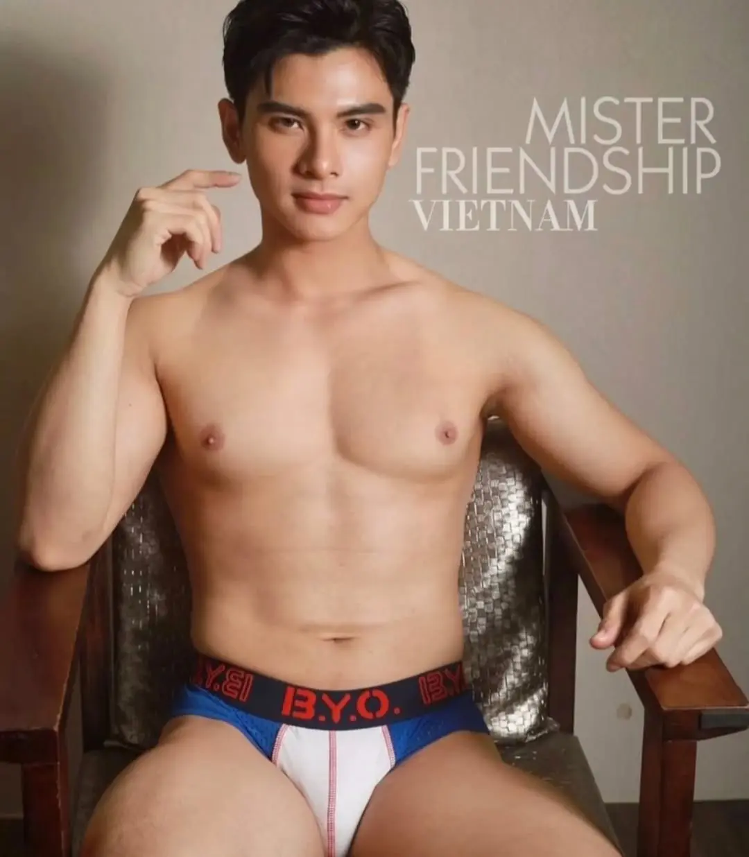 Cute Guy : Hồng H&agrave; Nguyễn