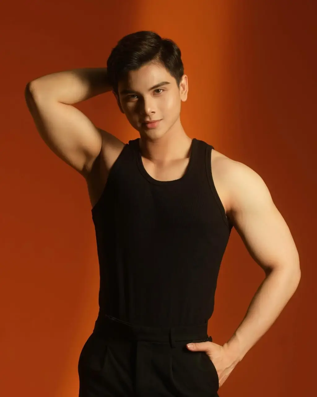 Cute Guy : Hồng H&agrave; Nguyễn