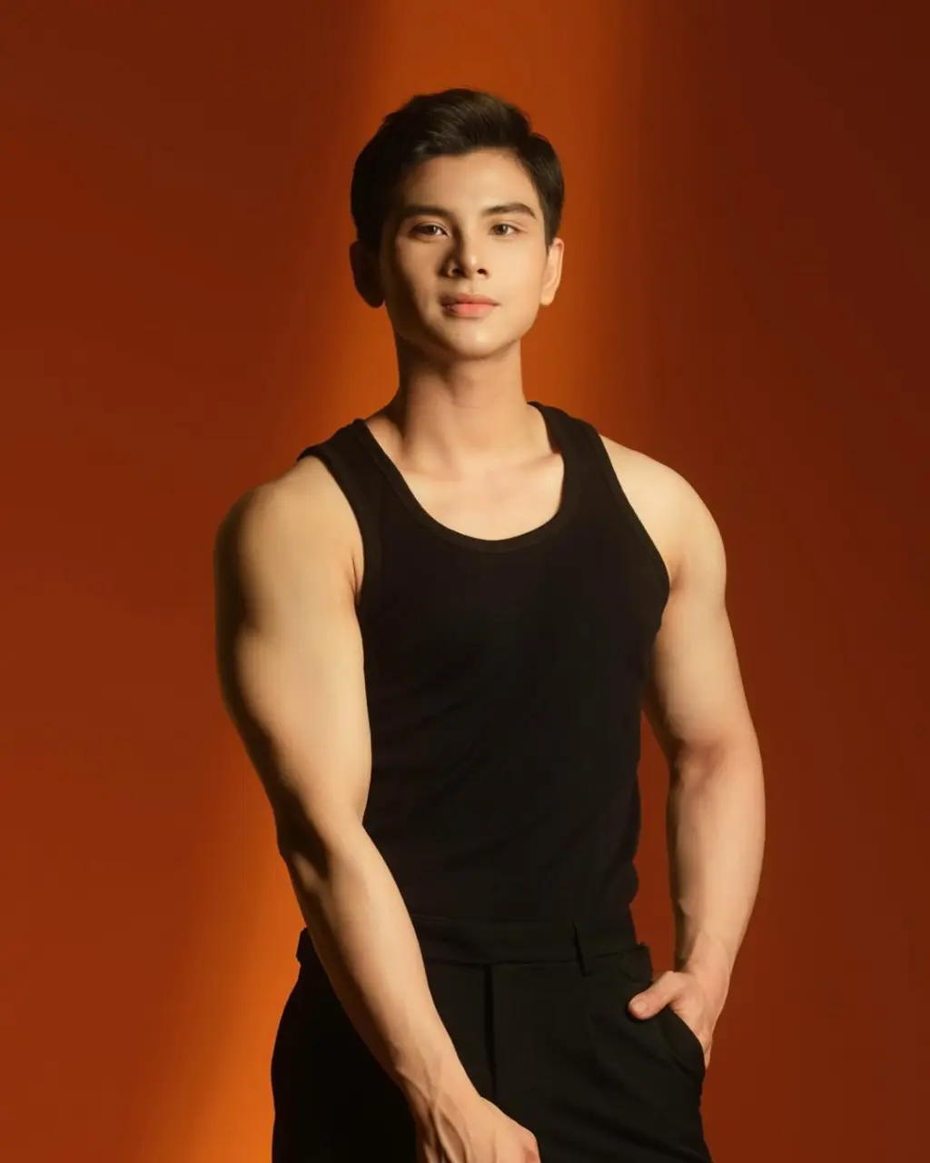 Cute Guy : Hồng H&agrave; Nguyễn