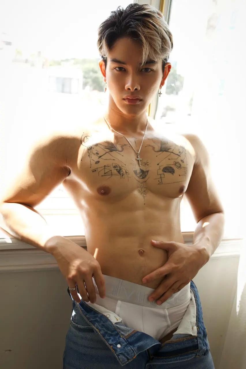 Cool and cute guy : Nhật Thi&ecirc;n