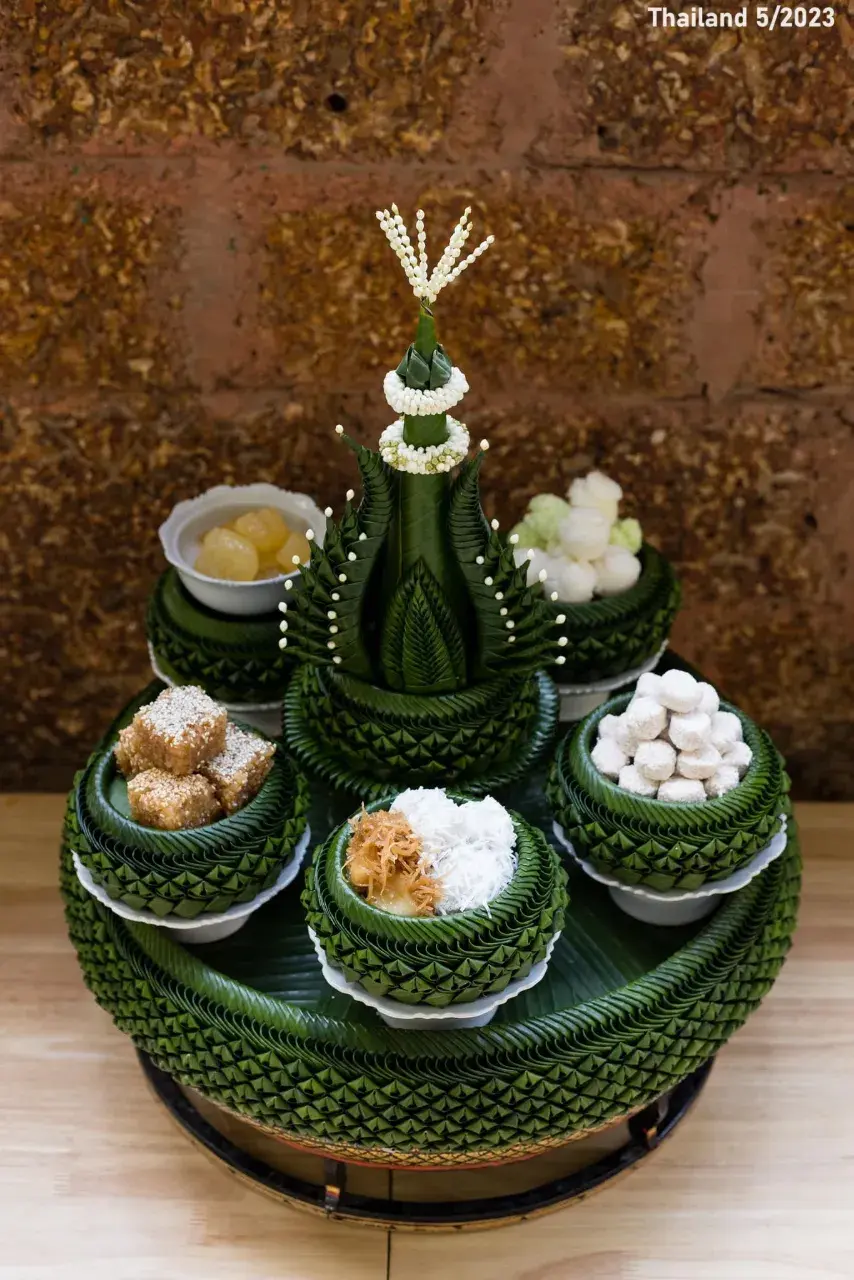 Bai Sri Tray with Kraya Buad 🇹🇭