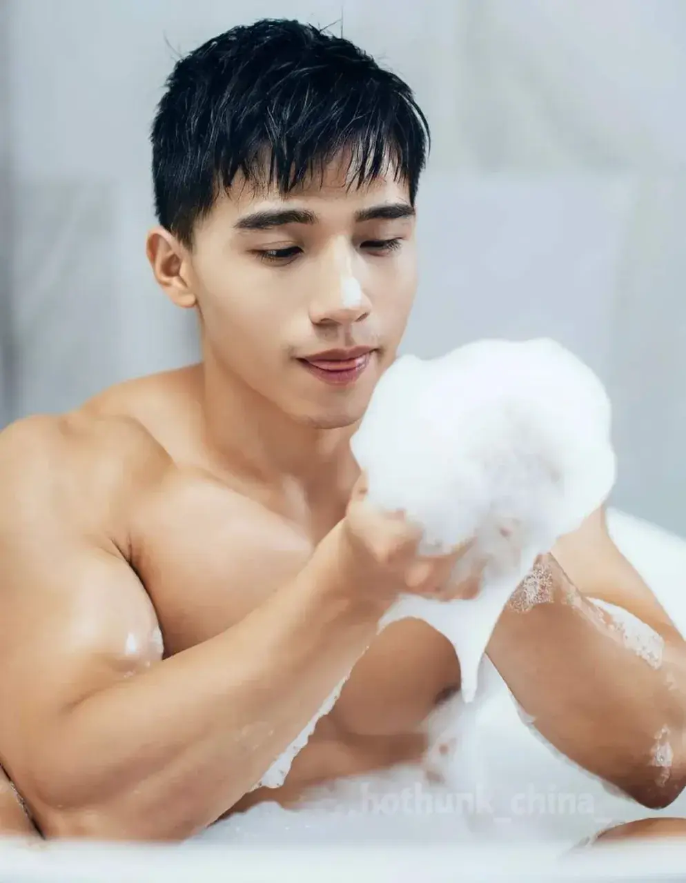 หนุ่ม..ลงอ่าง