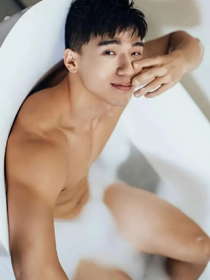 หนุ่ม..ลงอ่าง