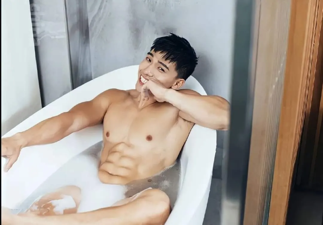 หนุ่ม..ลงอ่าง