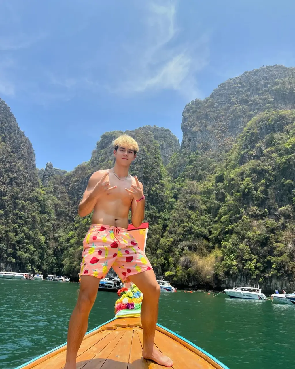 Cool and cute guy : Jirayu Jack Tucker