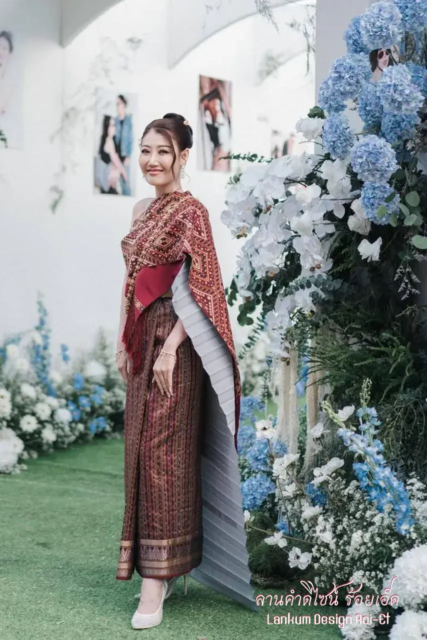 THAILAND 🇹🇭 | ชุดแต่งงานอีสาน ❤️ งานกินดอง