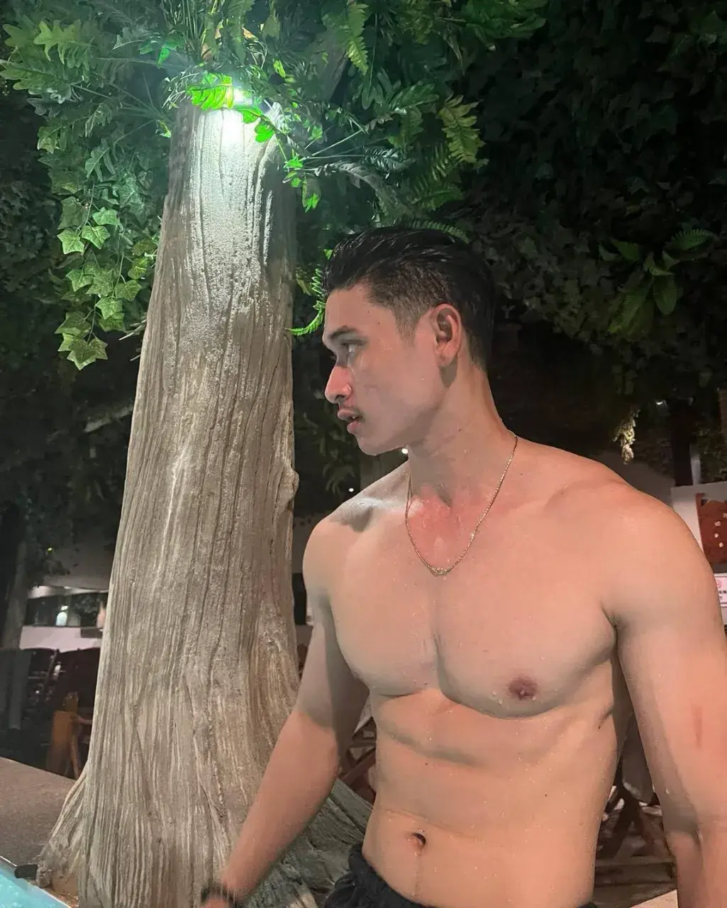 นมอมชมพูอยากอวยคม