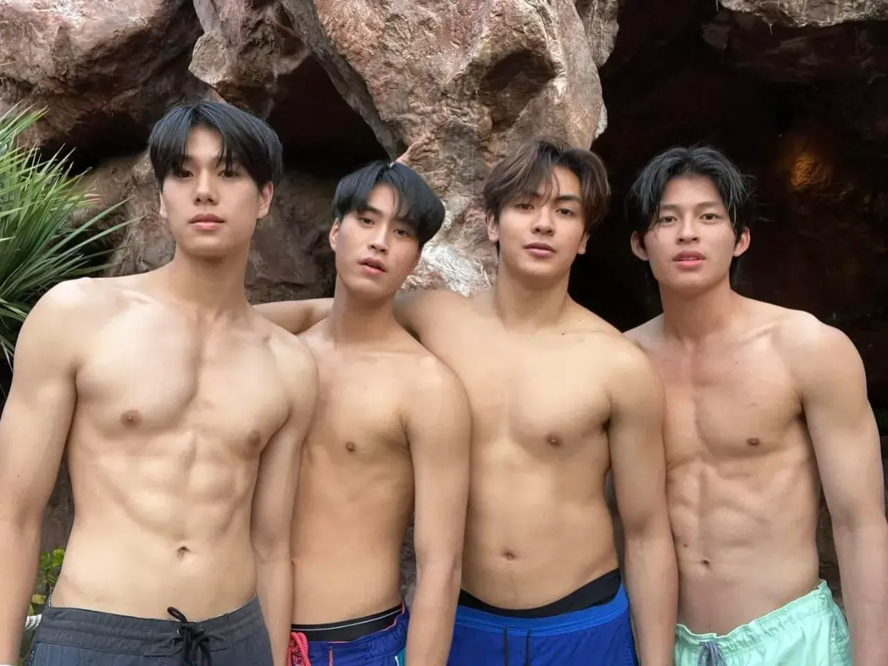 หญ้าอ่อนร้อนรัก