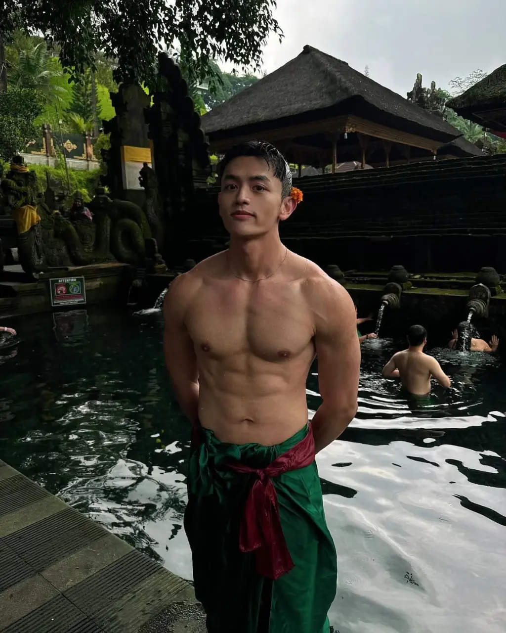 ถอดโชว์เรือนร่าง 2924