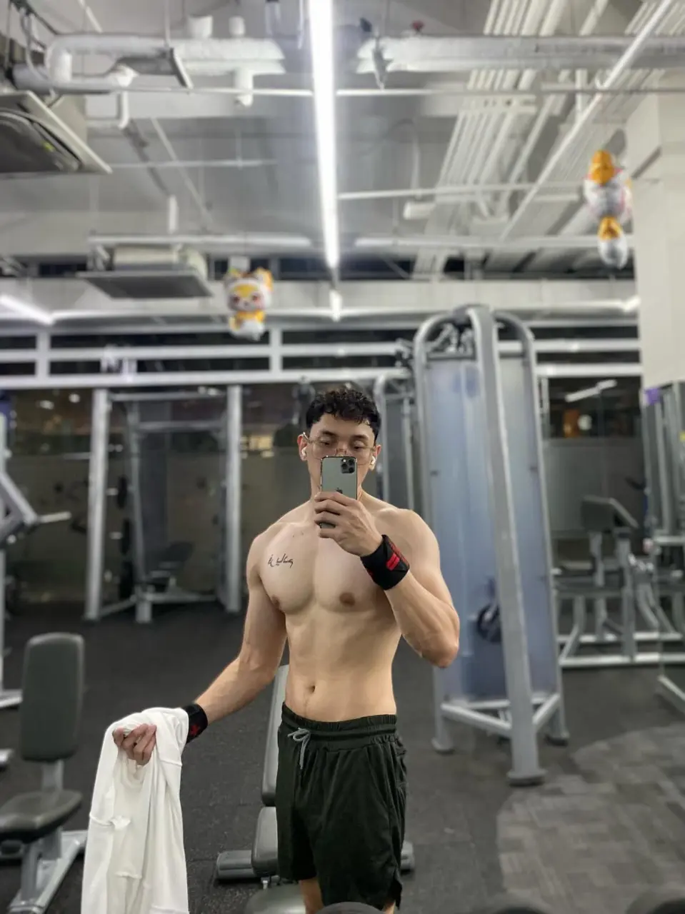 รักกล้ามเขา