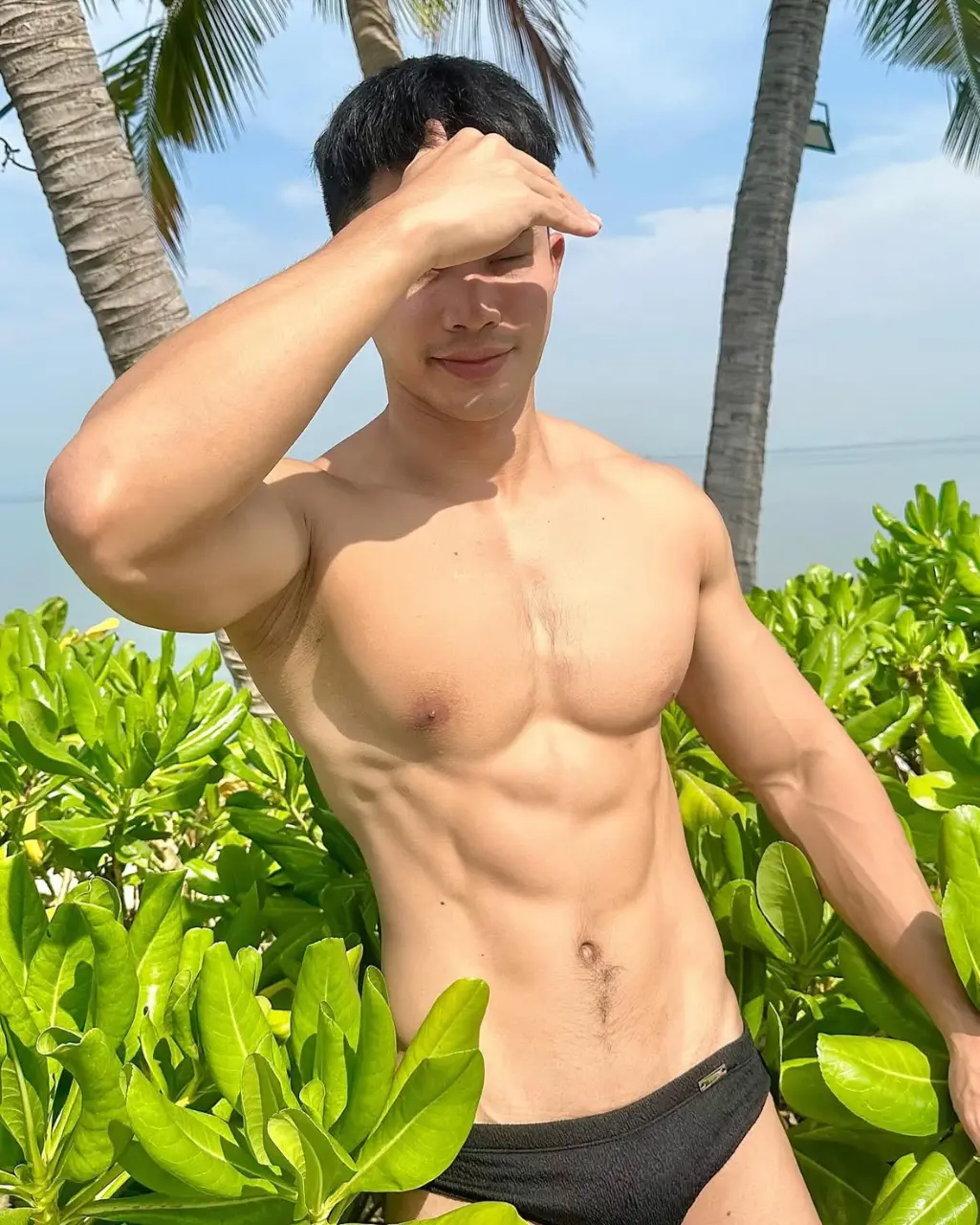 รักกล้ามเขา