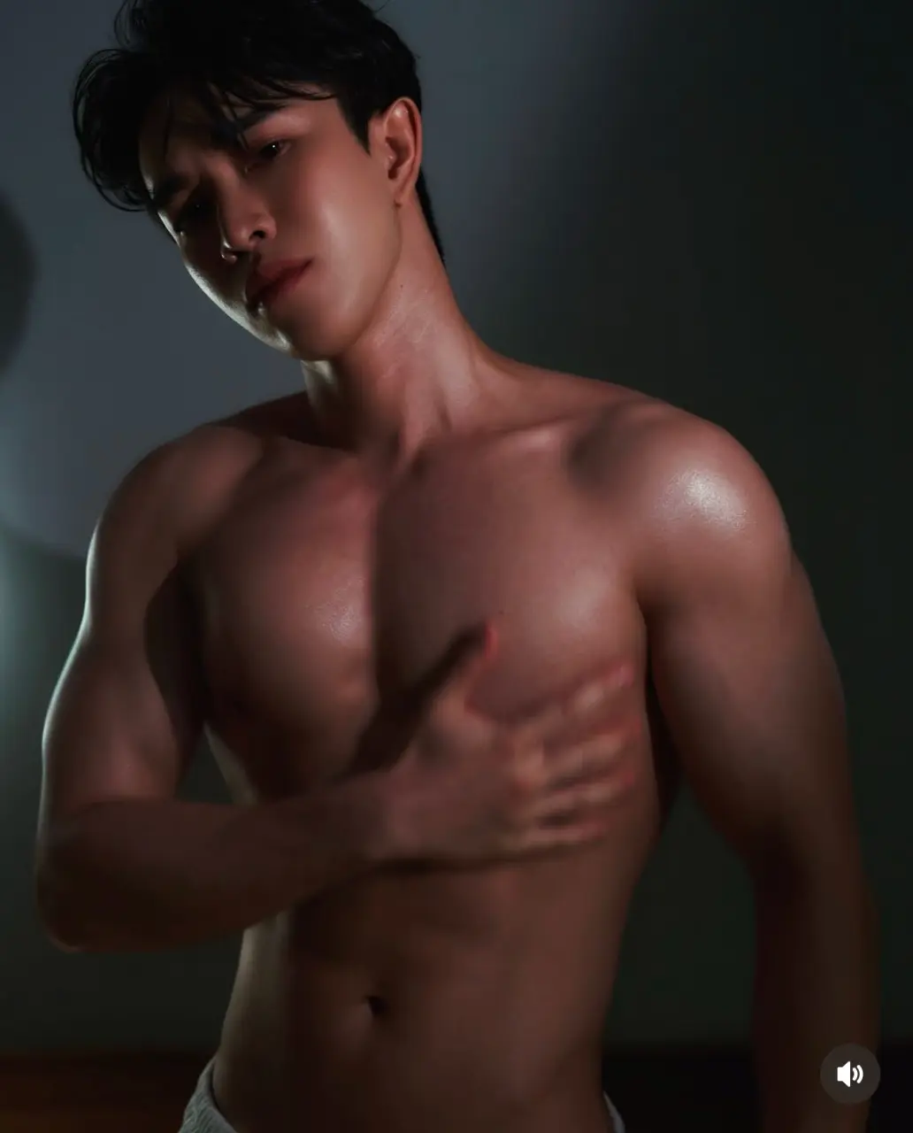 รักกล้ามเขา