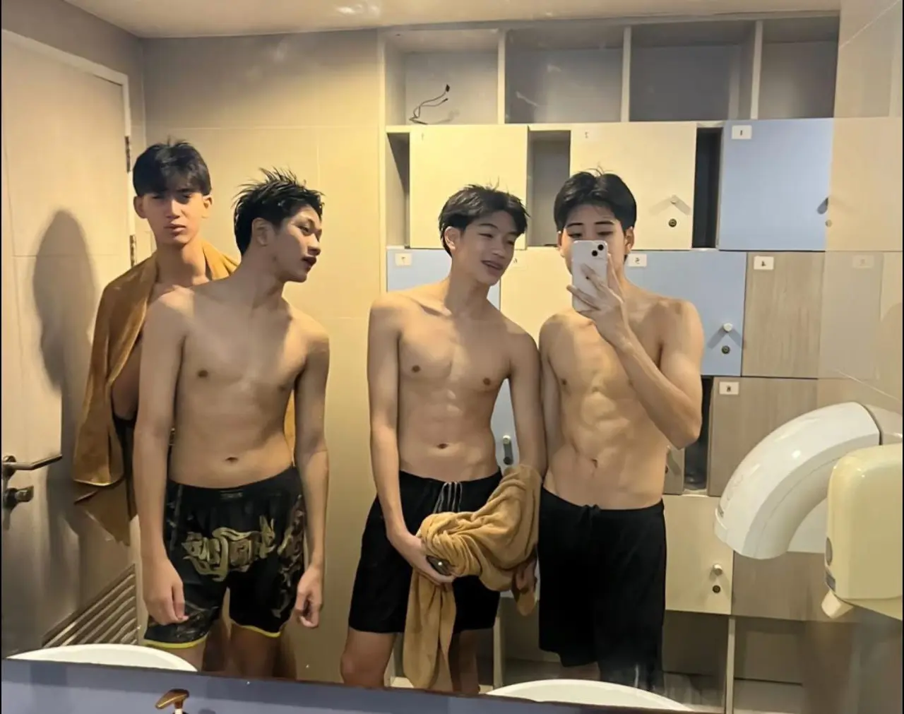 มัธยม🍌