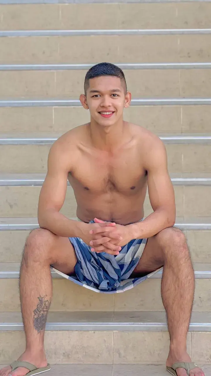 เยิ้มและแฉ่ะ
