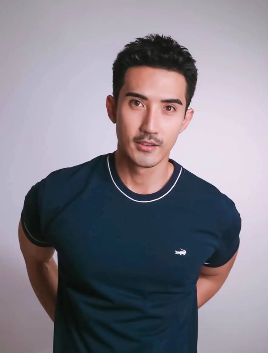 หล่อน่ารัก