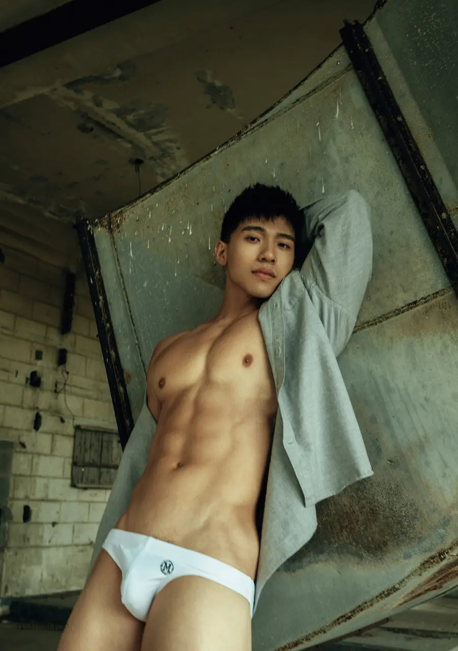 Photobook : TROY