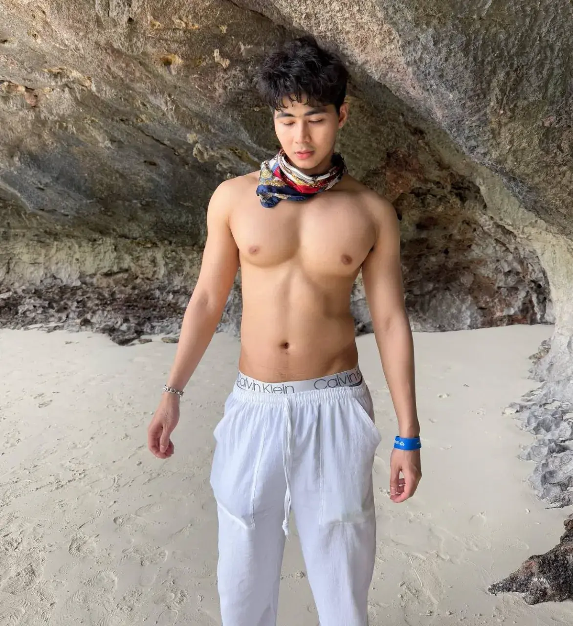 นมดีน่าดูด