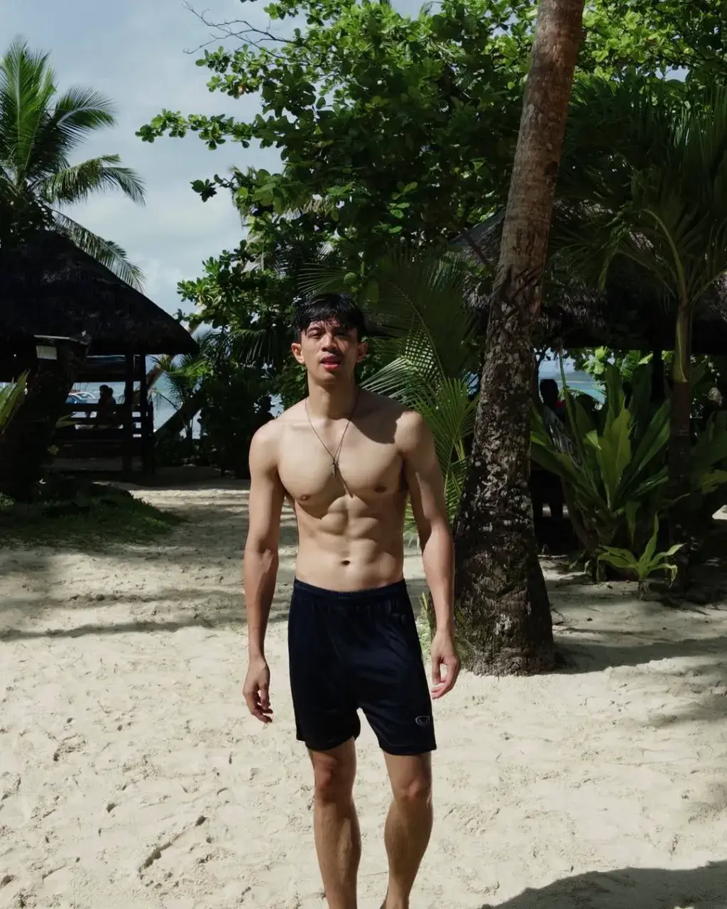 นมดีน่าดูด