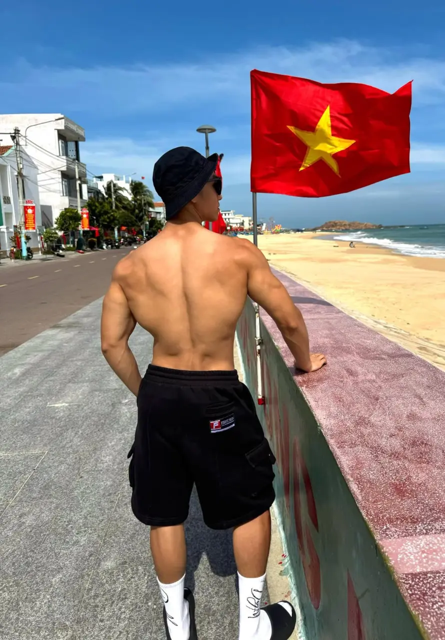 ชายร่างงาม