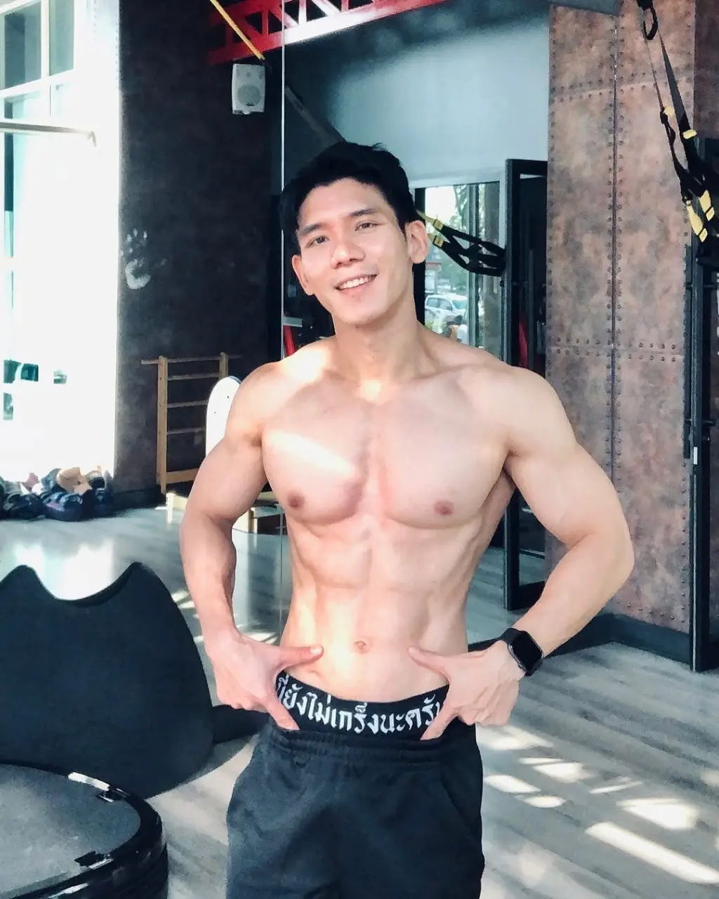 หนุ่มร่างทอง