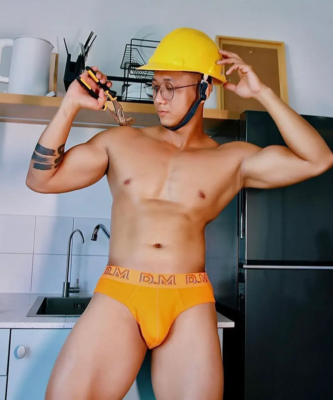 หนุ่ม..พลังงานสูง