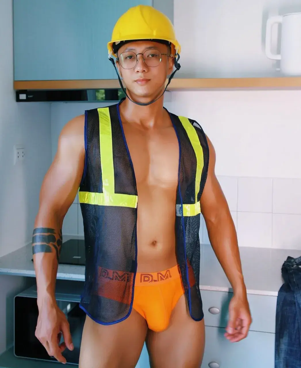 หนุ่ม..พลังงานสูง