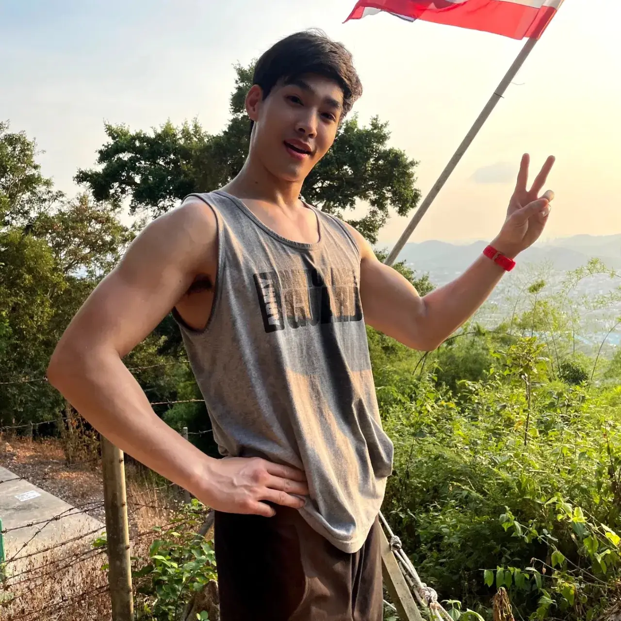 ป่าน คมกฤษณ์ แซ่บน่ารักกล้ามน่าฟัดกำลังดี