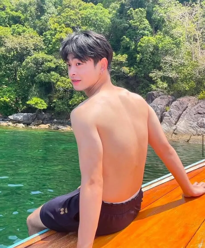 พี่หล่อม.กรุงเทพ