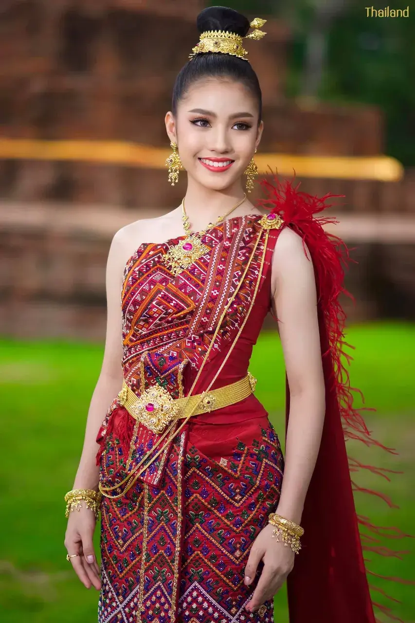 Isan-Style Thai Chakri Costume 🇹🇭
