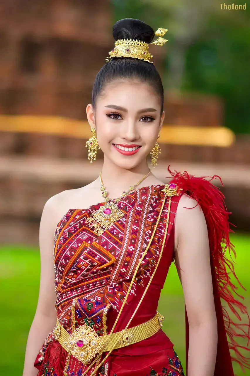 Isan-Style Thai Chakri Costume 🇹🇭