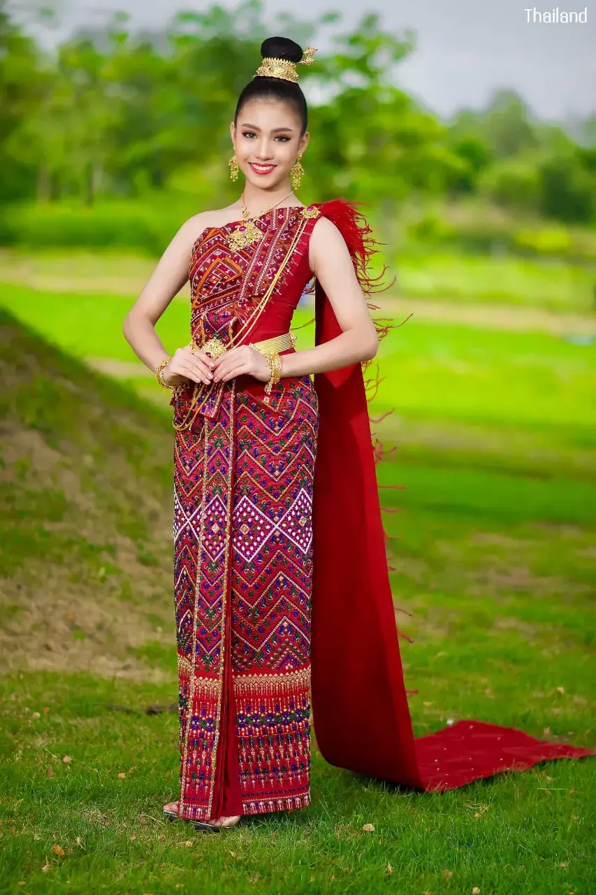 Isan-Style Thai Chakri Costume 🇹🇭