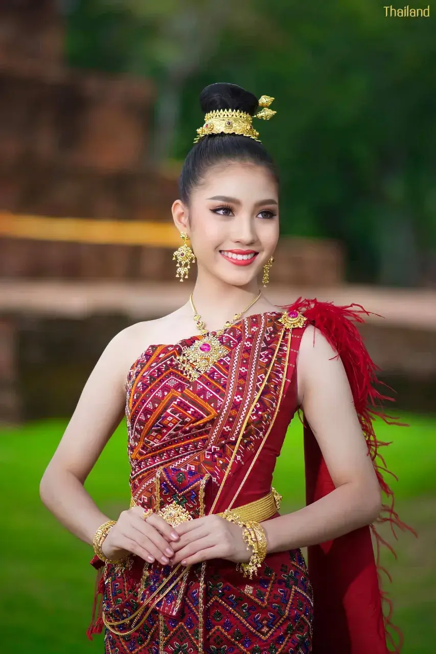 Isan-Style Thai Chakri Costume 🇹🇭