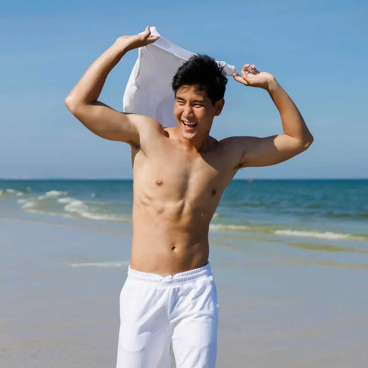 หล่อล่ำกล้ามแน่น