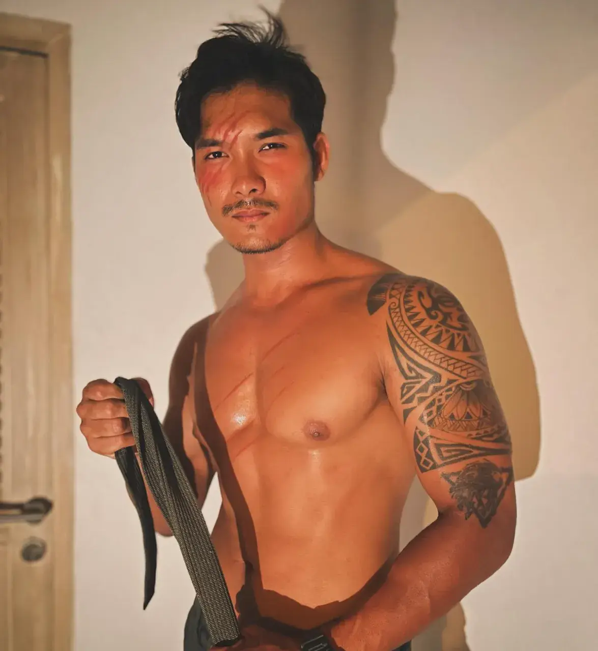 หล่อล่ำกล้ามแน่น
