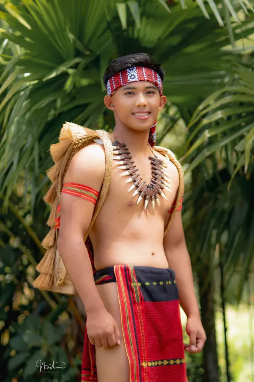 หนุ่ม...อิฟูเกา(lfugao)